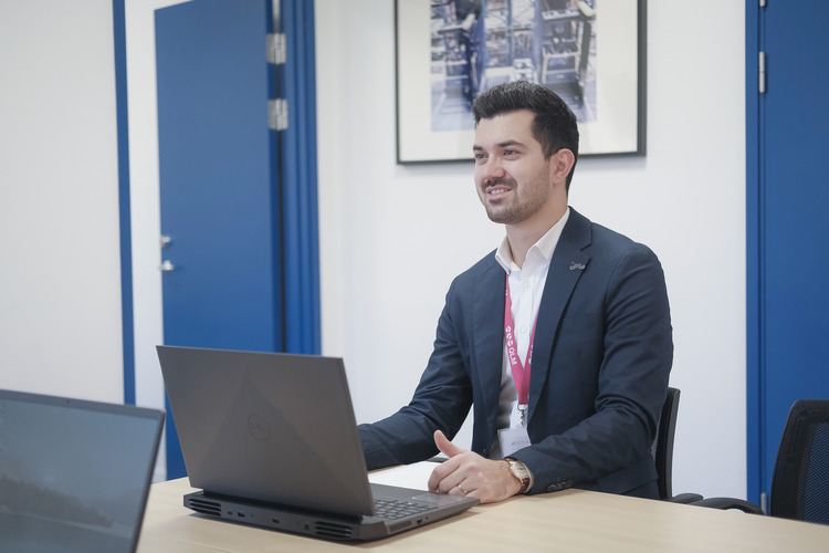 Simon Ádám - QLM Karrier